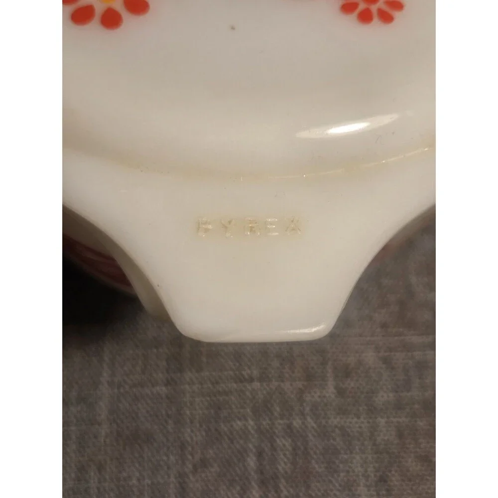 Vtg White Pyrex Friendship 473 Red Birds 1 Quart Casserole Dish with Lid EUC